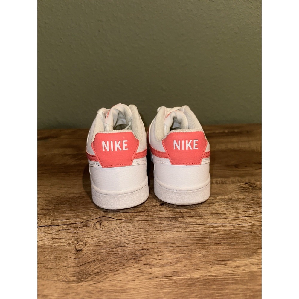 Nike COURT VISION LOW Women's White Coral DR9885-101 Athletic Sneaker Size 8 - Picture 3 of 8